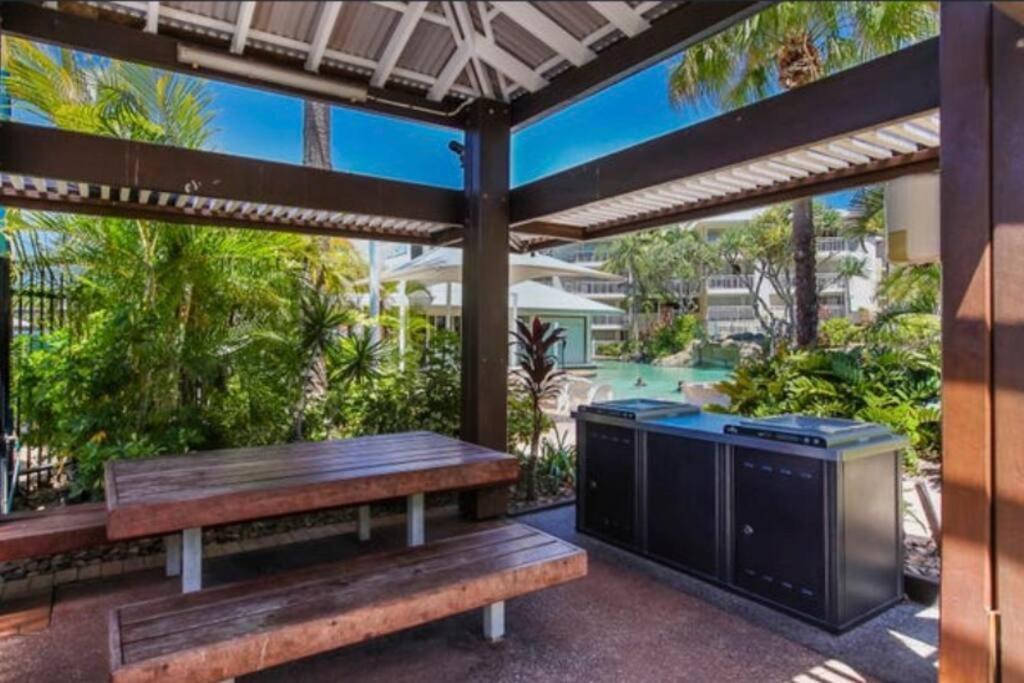 Resort Queen Studio At Alex Beach Resort Alexandra Headland Eksteriør bilde